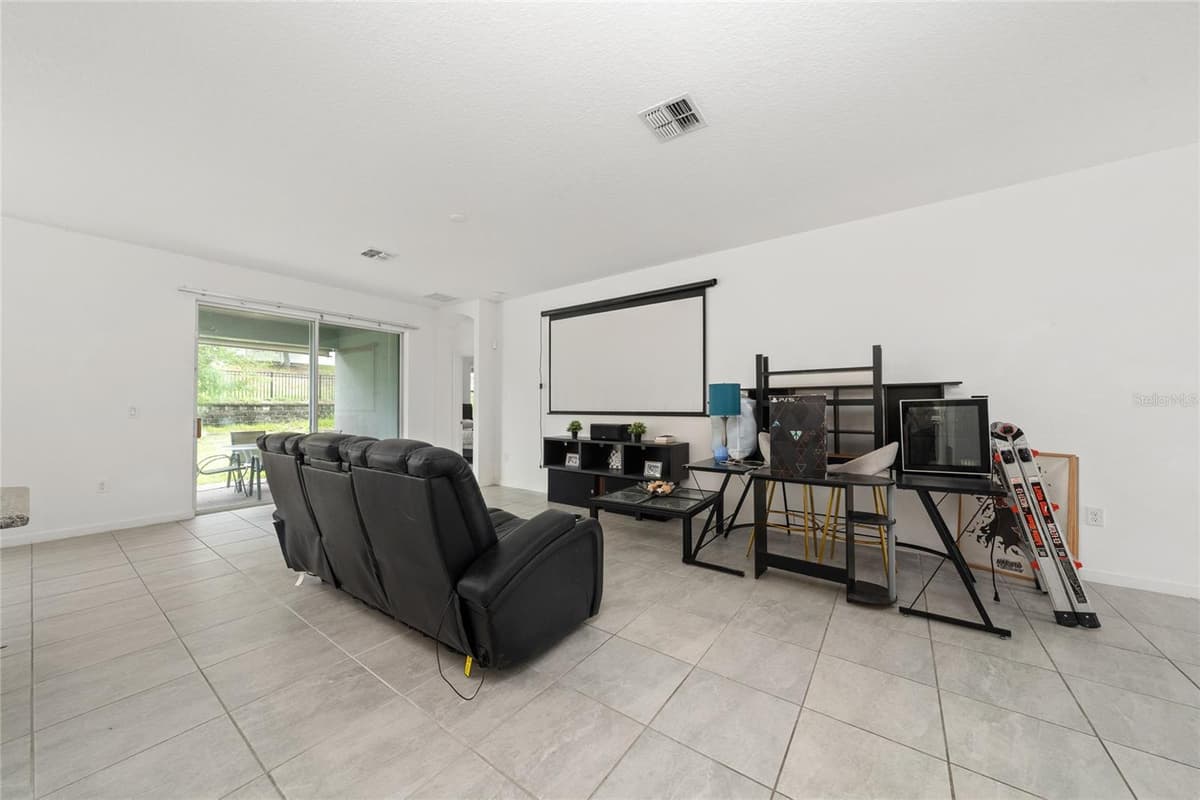 417 SAPPHIRE DRIVE — photo 9 of 34