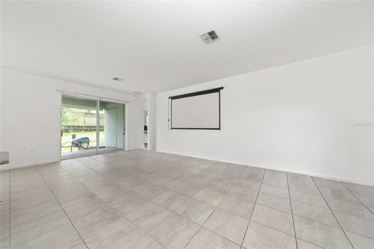 417 SAPPHIRE DRIVE — photo 8 of 34