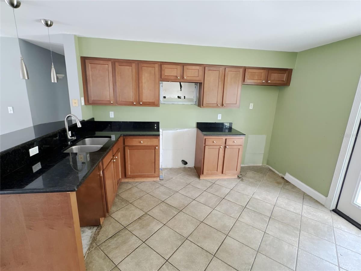 4710 HOXIE LANE — photo 3 of 14