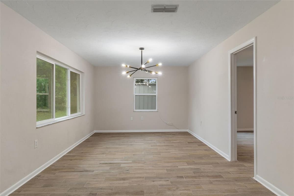 211 DAVIS STREET — photo 14 of 49