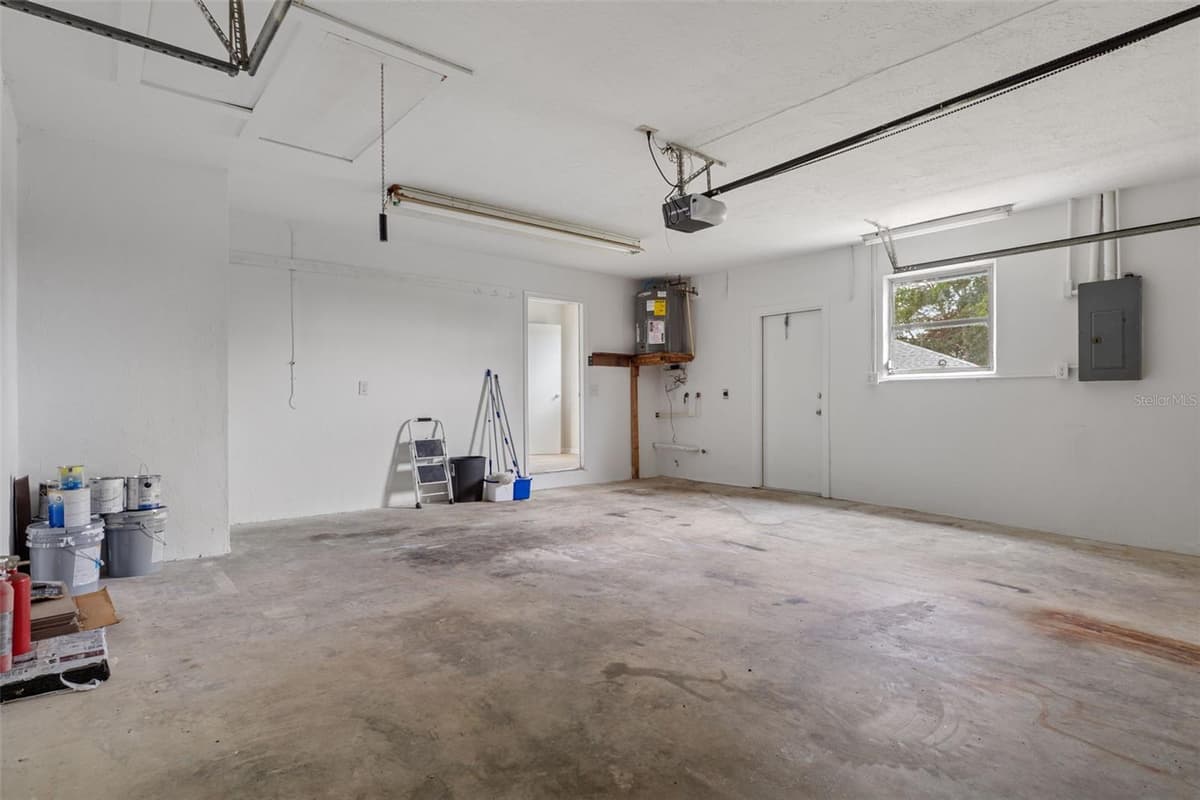 211 DAVIS STREET — photo 34 of 49