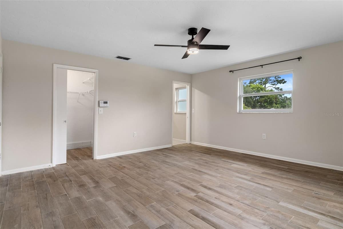 211 DAVIS STREET — photo 23 of 49