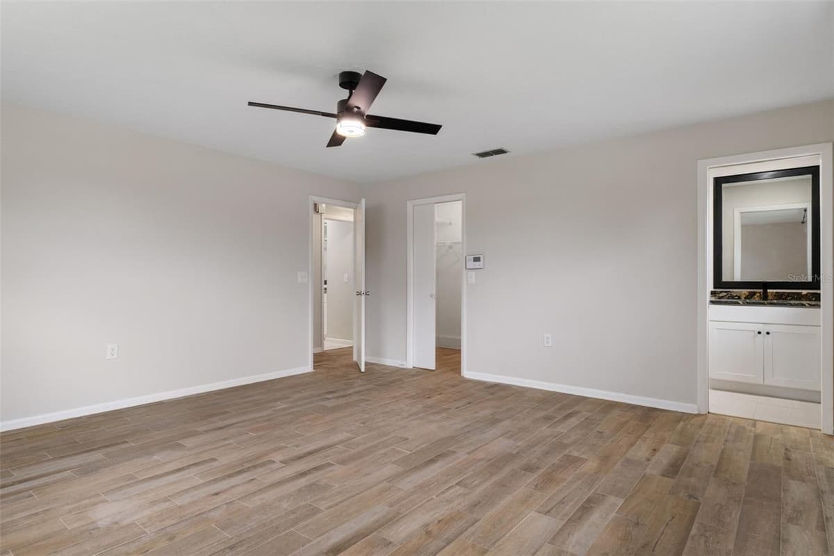 211 DAVIS STREET — photo 25 of 49