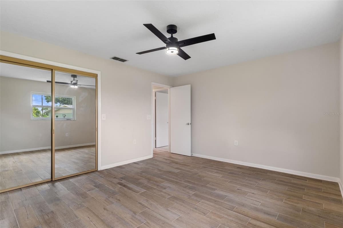 211 DAVIS STREET — photo 18 of 49