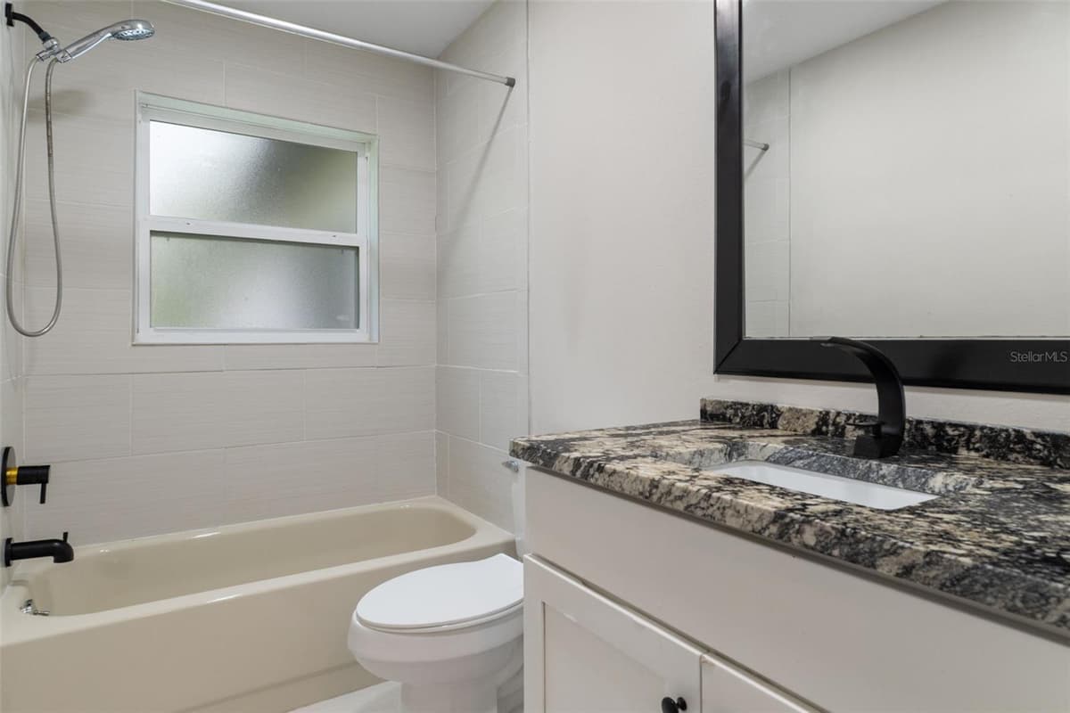 211 DAVIS STREET — photo 26 of 49