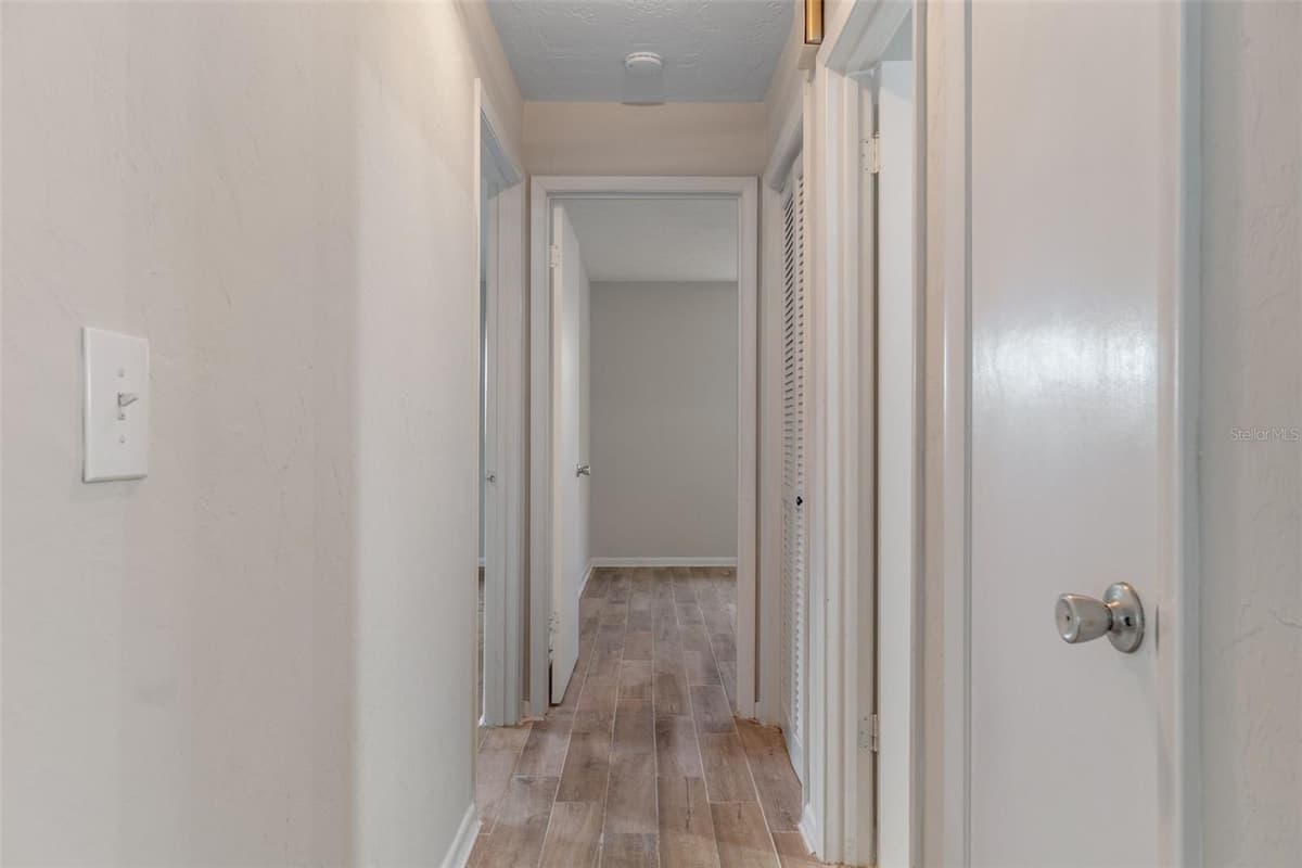 211 DAVIS STREET — photo 30 of 49