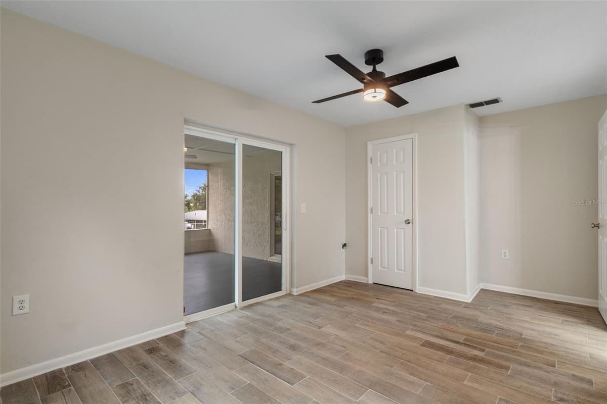 211 DAVIS STREET — photo 19 of 49