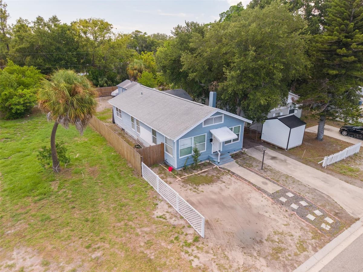 1835 47TH STREET — photo 4 of 24