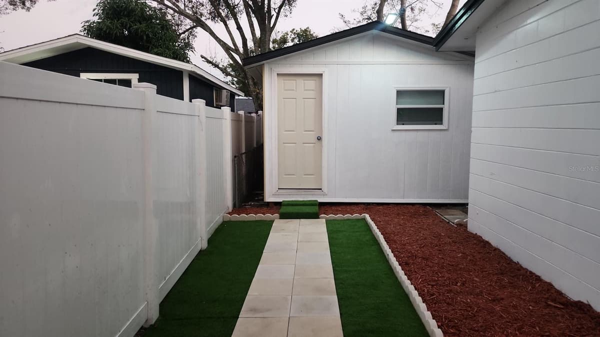 11105 22ND STREET — photo 10 of 20