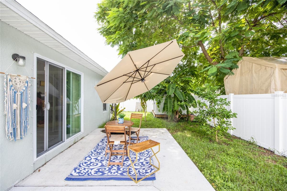 811 HOFFMAN BOULEVARD — photo 15 of 15