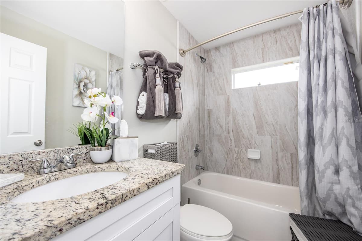 811 HOFFMAN BOULEVARD — photo 13 of 15