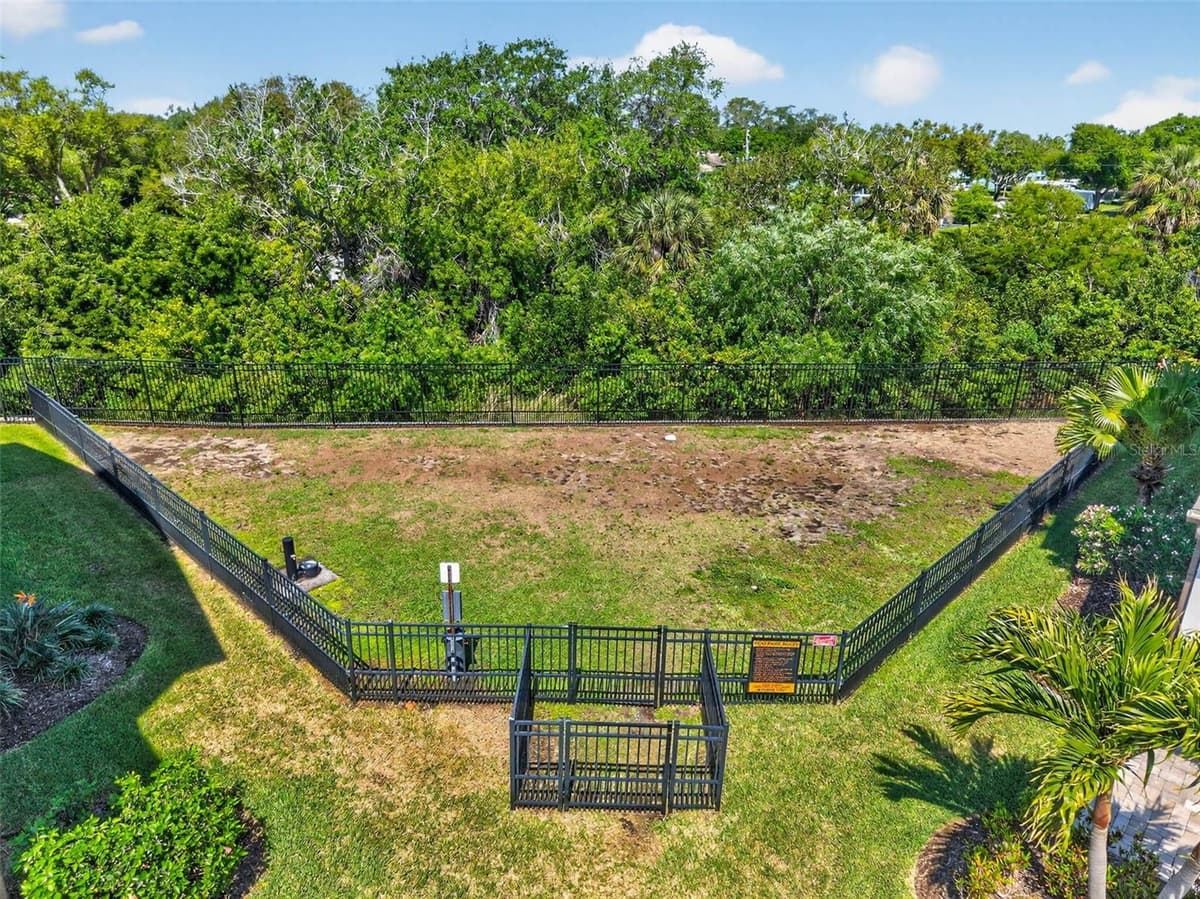 11301 BEACH WALK WAY — photo 37 of 39