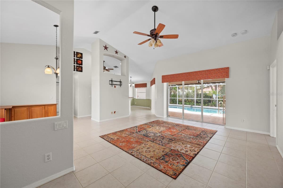 5615 MOJAVE AVENUE — photo 14 of 57