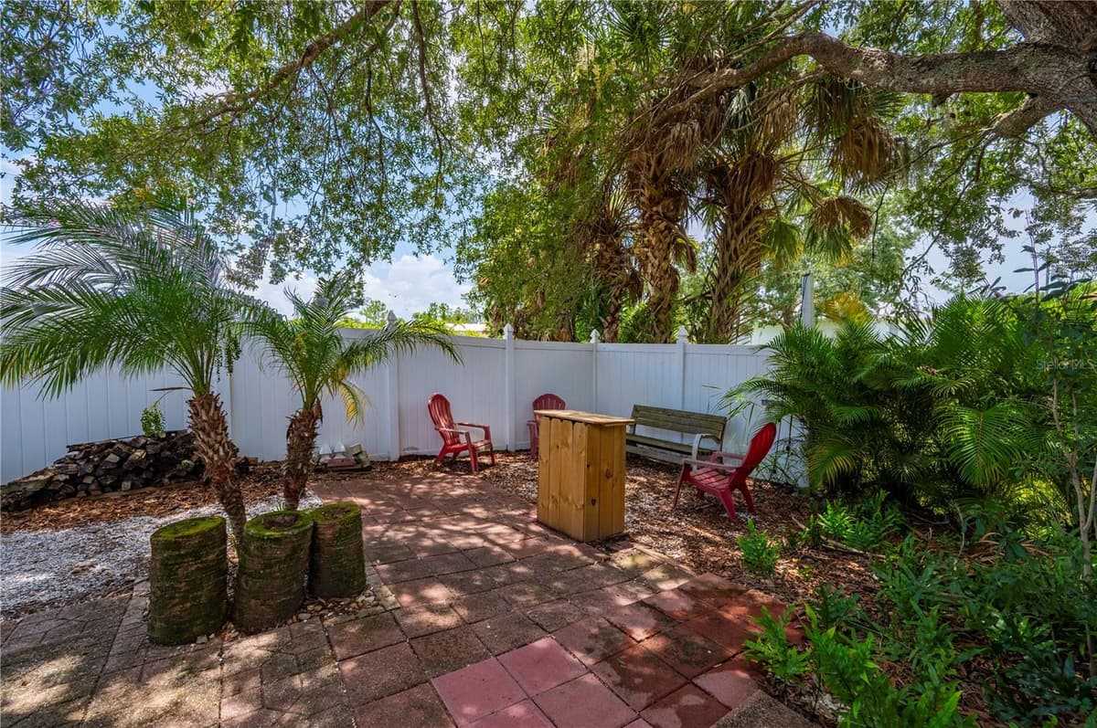 5615 MOJAVE AVENUE — photo 9 of 57