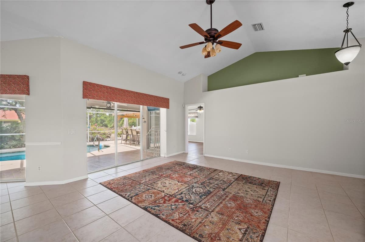 5615 MOJAVE AVENUE — photo 15 of 57