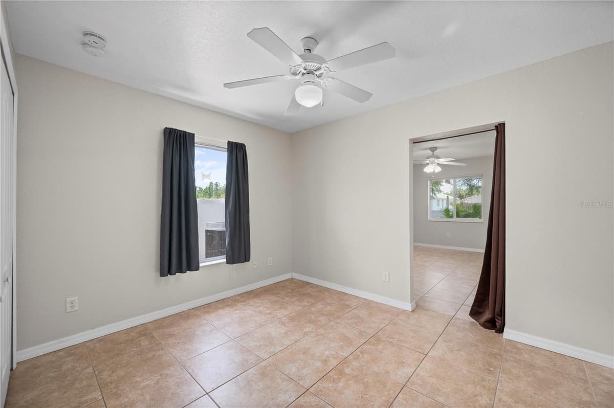 5615 MOJAVE AVENUE — photo 32 of 57