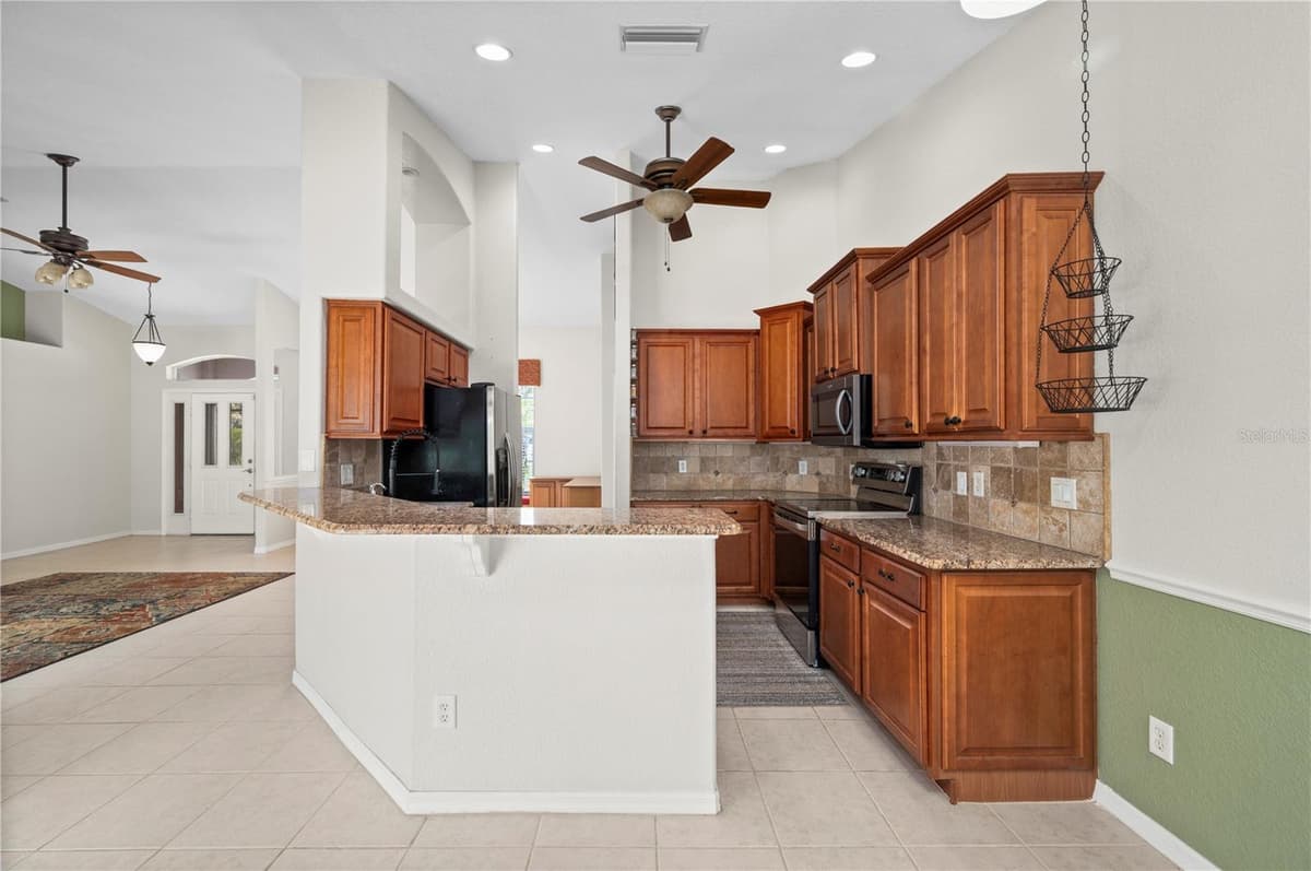 5615 MOJAVE AVENUE — photo 7 of 57