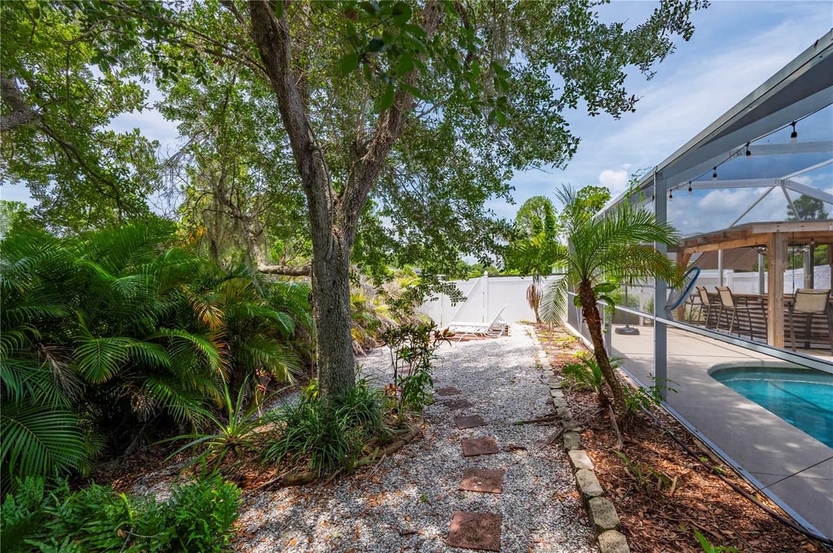 5615 MOJAVE AVENUE — photo 46 of 57