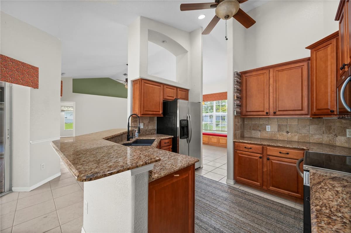 5615 MOJAVE AVENUE — photo 16 of 57