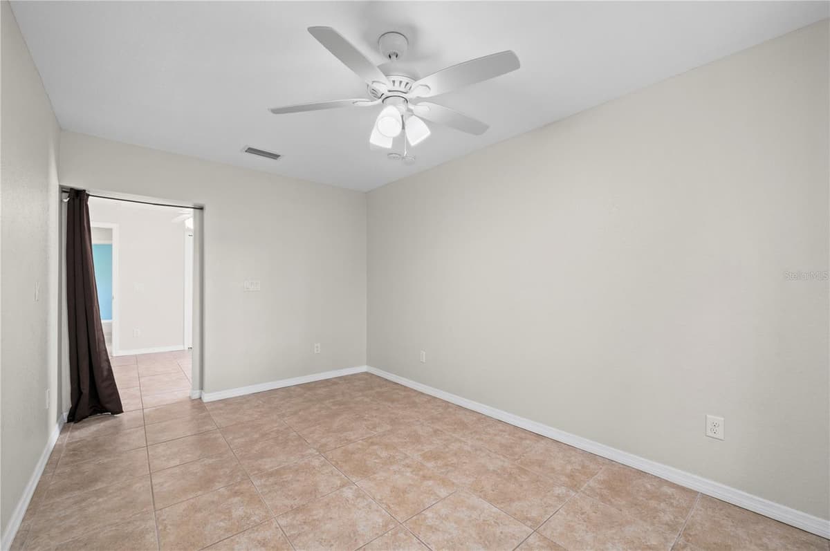 5615 MOJAVE AVENUE — photo 34 of 57