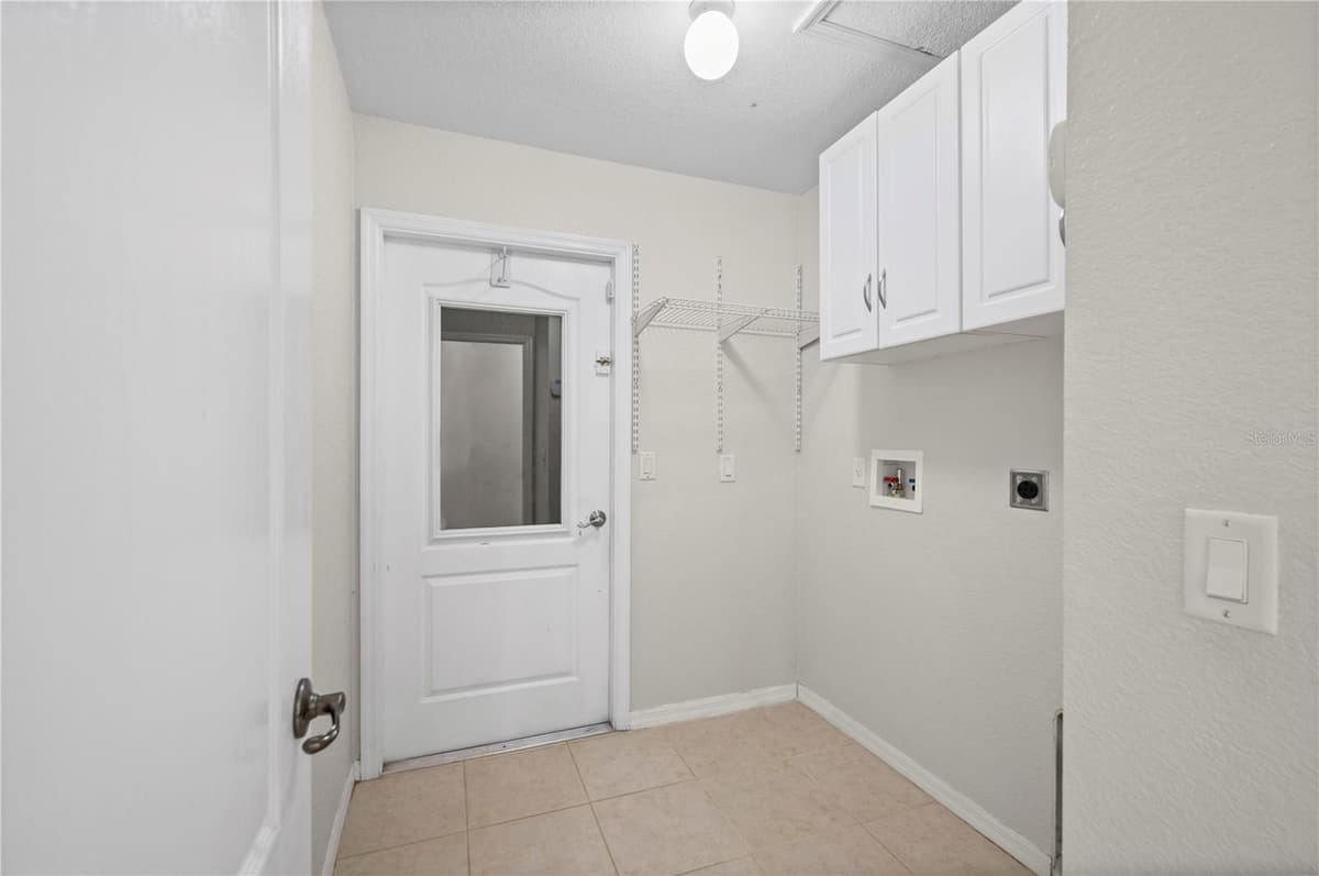 5615 MOJAVE AVENUE — photo 35 of 57