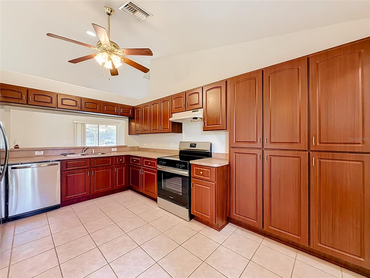 626 MARION OAKS LANE — photo 12 of 59