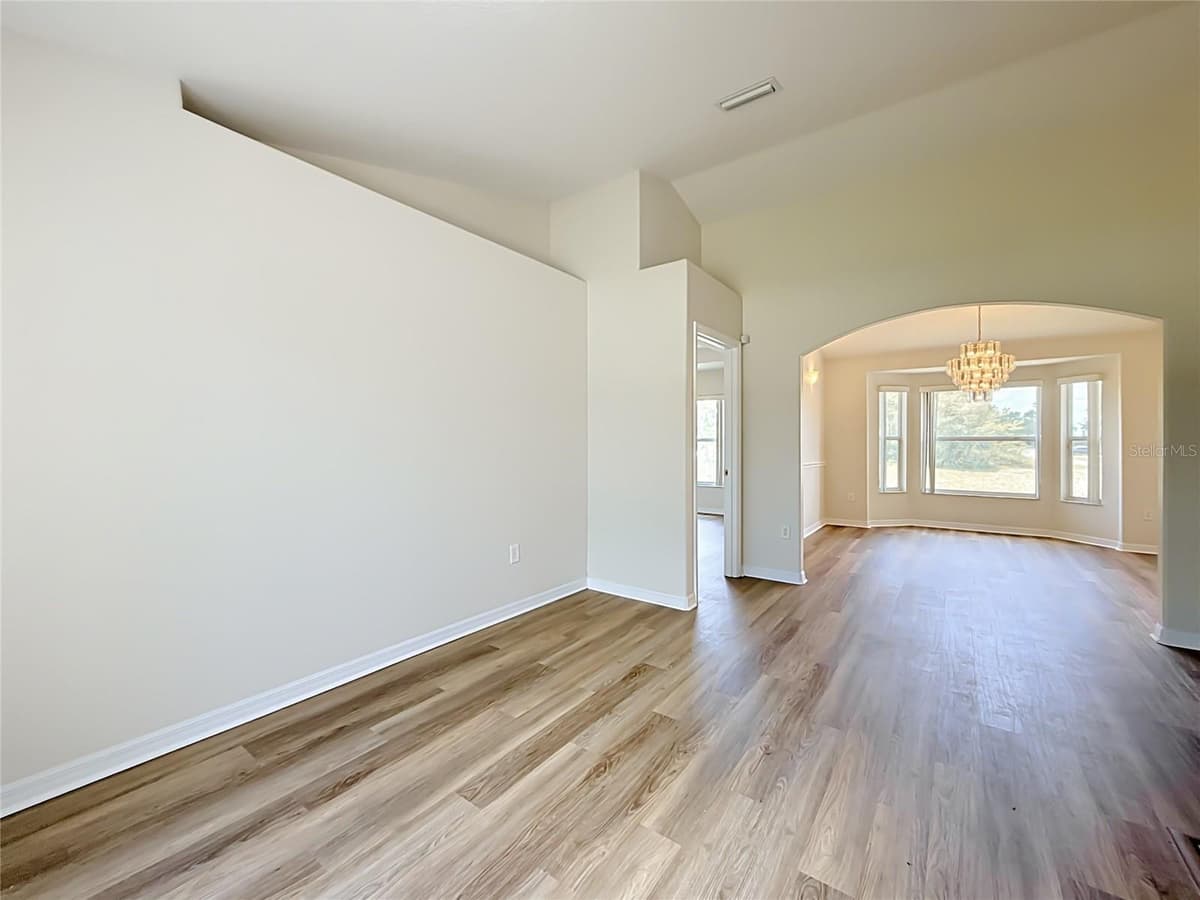 626 MARION OAKS LANE — photo 5 of 59