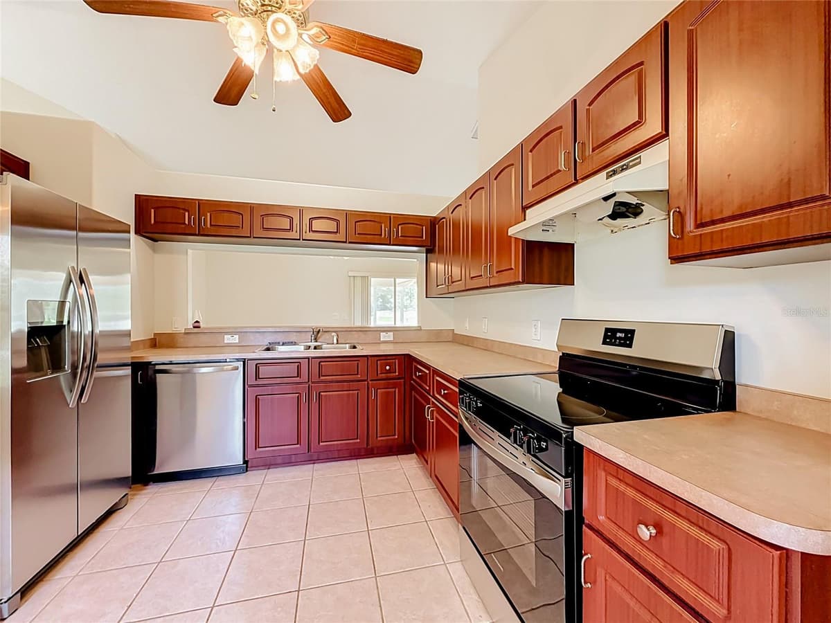 626 MARION OAKS LANE — photo 11 of 59