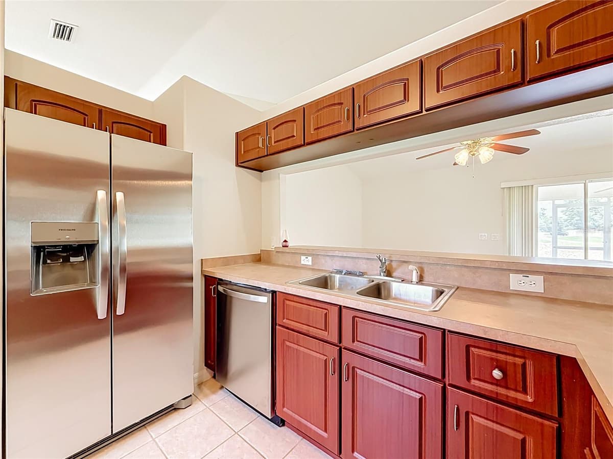 626 MARION OAKS LANE — photo 14 of 59