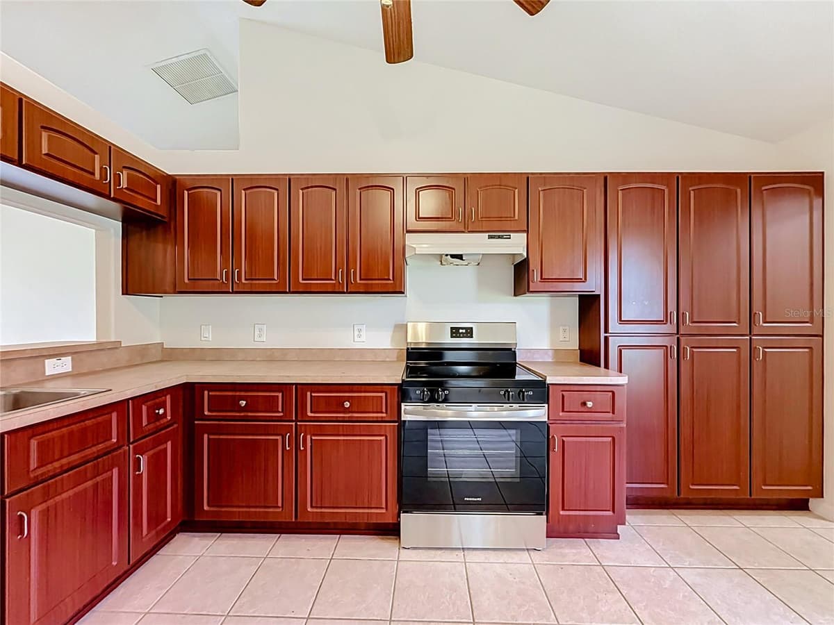626 MARION OAKS LANE — photo 13 of 59