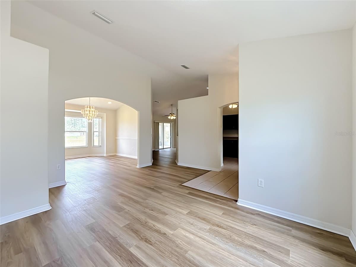 626 MARION OAKS LANE — photo 4 of 59