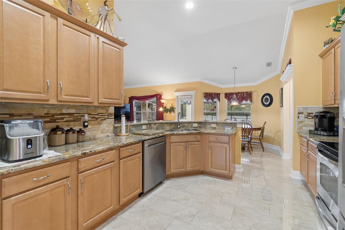 3119 BLACKWATER OAKS WAY — photo 18 of 48