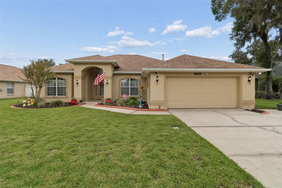 3119 BLACKWATER OAKS WAY — photo 2 of 48