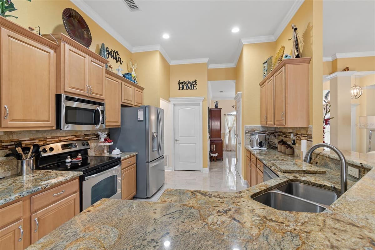 3119 BLACKWATER OAKS WAY — photo 15 of 48