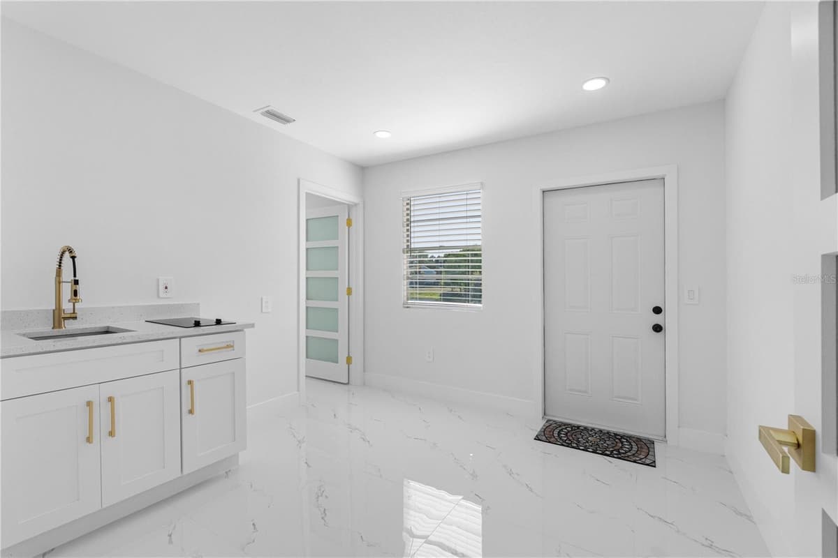 6419 MONTEREY BOULEVARD — photo 26 of 50