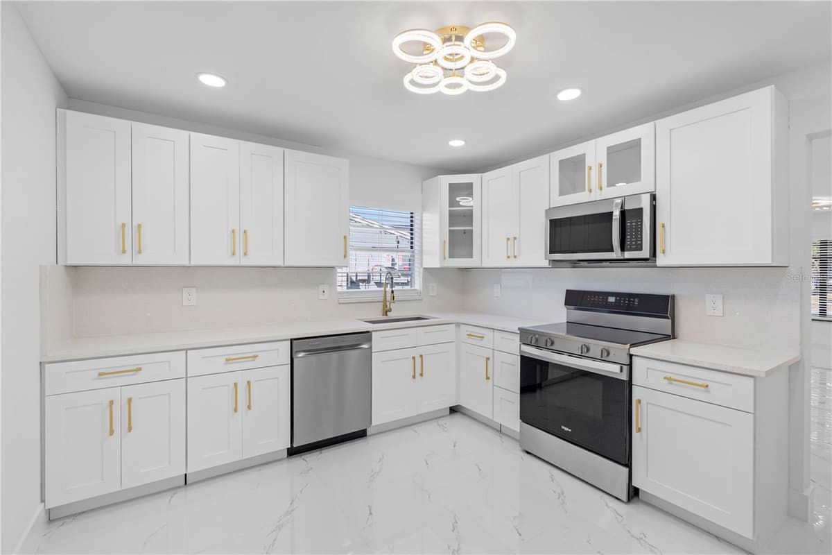 6419 MONTEREY BOULEVARD — photo 23 of 50
