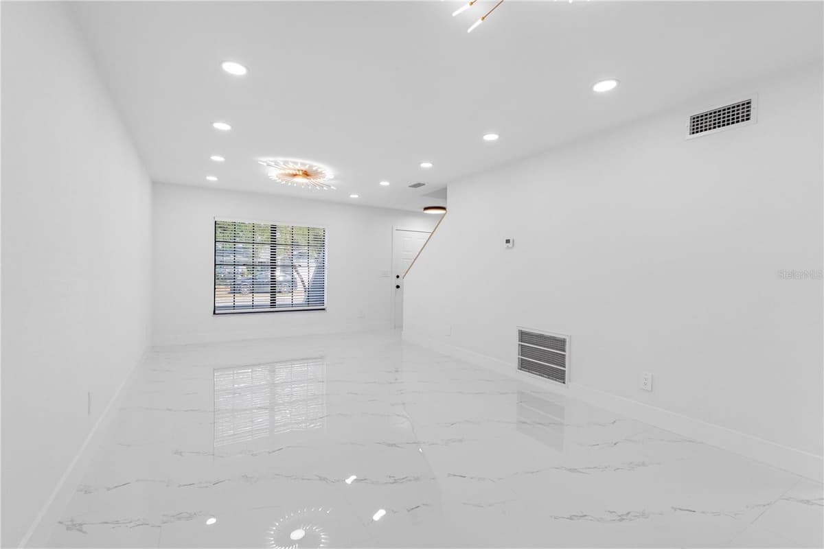 6419 MONTEREY BOULEVARD — photo 21 of 50