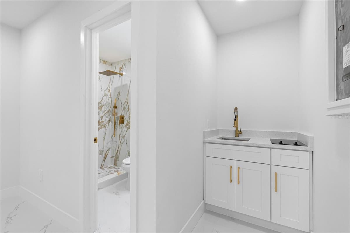 6419 MONTEREY BOULEVARD — photo 38 of 50