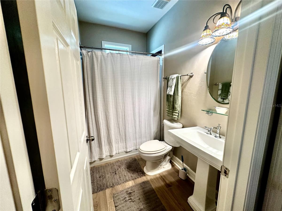 206 TENTH STREET — photo 11 of 15