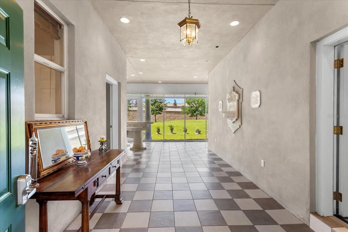 180 RIVER OAKS CIRCLE — photo 8 of 100