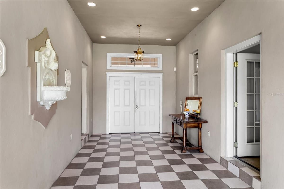 180 RIVER OAKS CIRCLE — photo 10 of 100