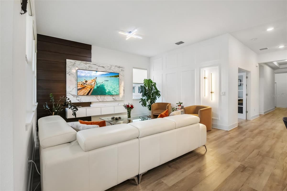 15009 LEBEAU LOOP — photo 13 of 40