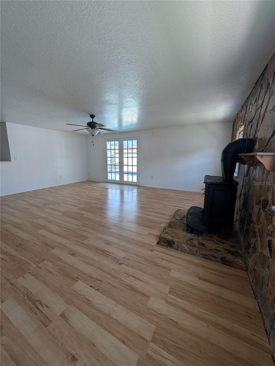 6006 N HUBERT AVE — photo 6 of 47