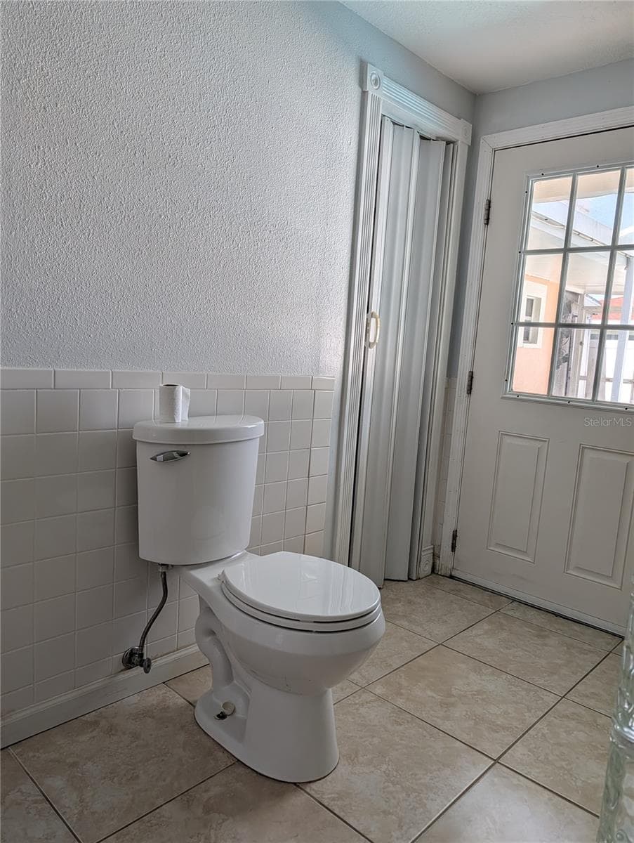 6006 N HUBERT AVE — photo 40 of 47