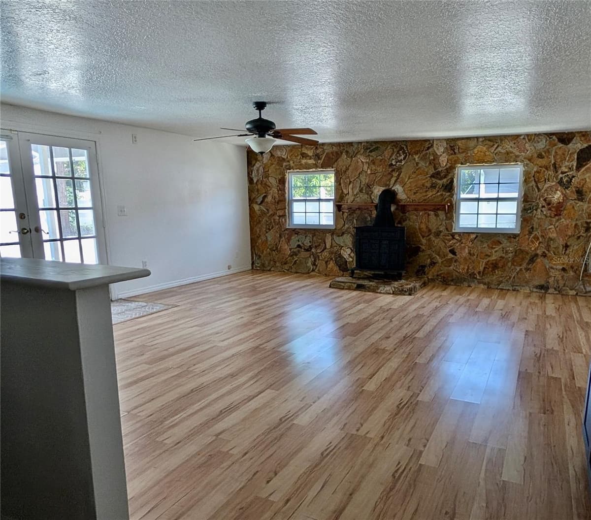 6006 N HUBERT AVE — photo 7 of 47