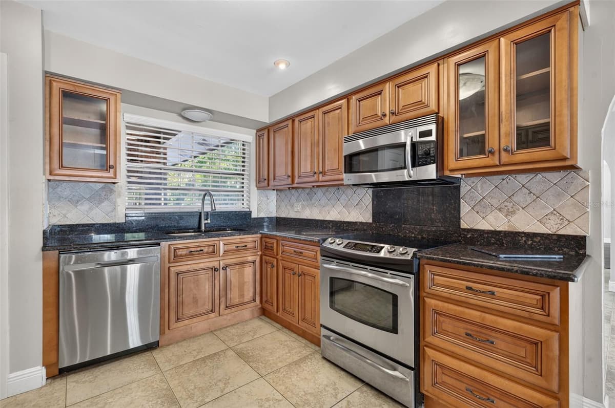 564 BROOKSIDE CIRCLE — photo 14 of 37