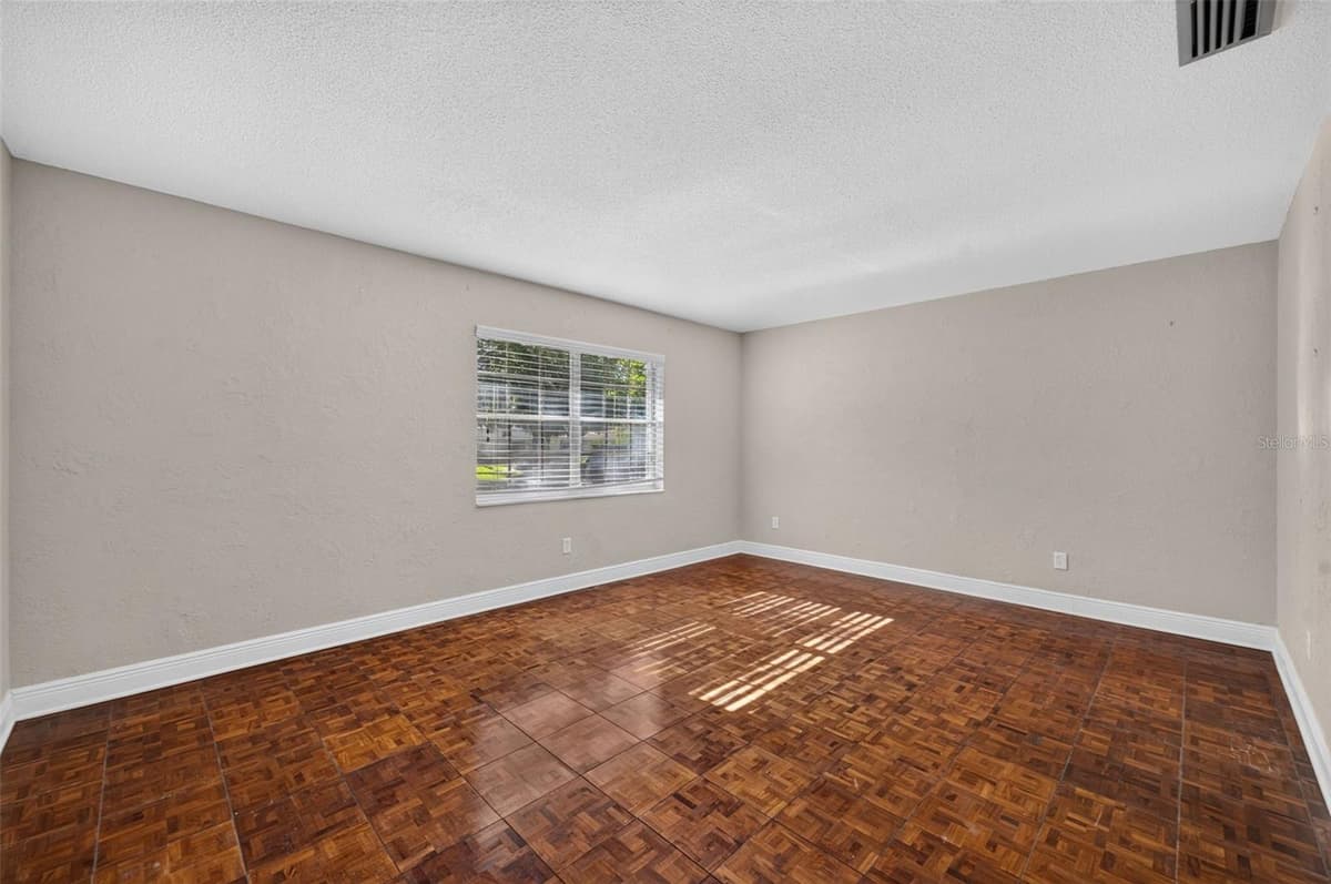 564 BROOKSIDE CIRCLE — photo 6 of 37