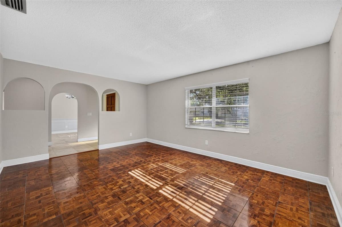 564 BROOKSIDE CIRCLE — photo 7 of 37