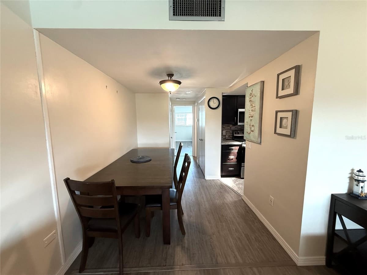 6111 2ND STREET — photo 15 of 32