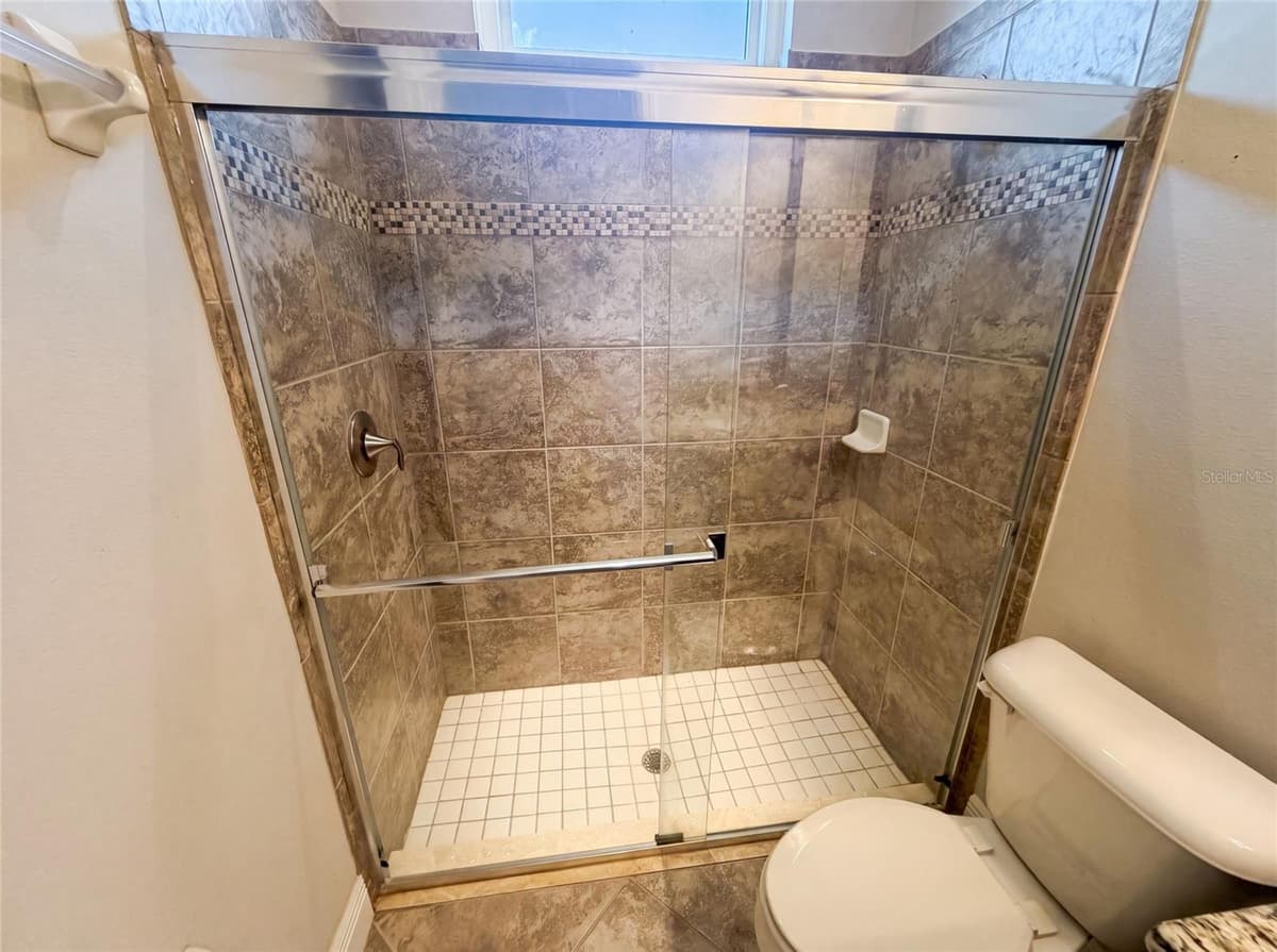 2575 GRAND LAKESIDE DRIVE — photo 18 of 43
